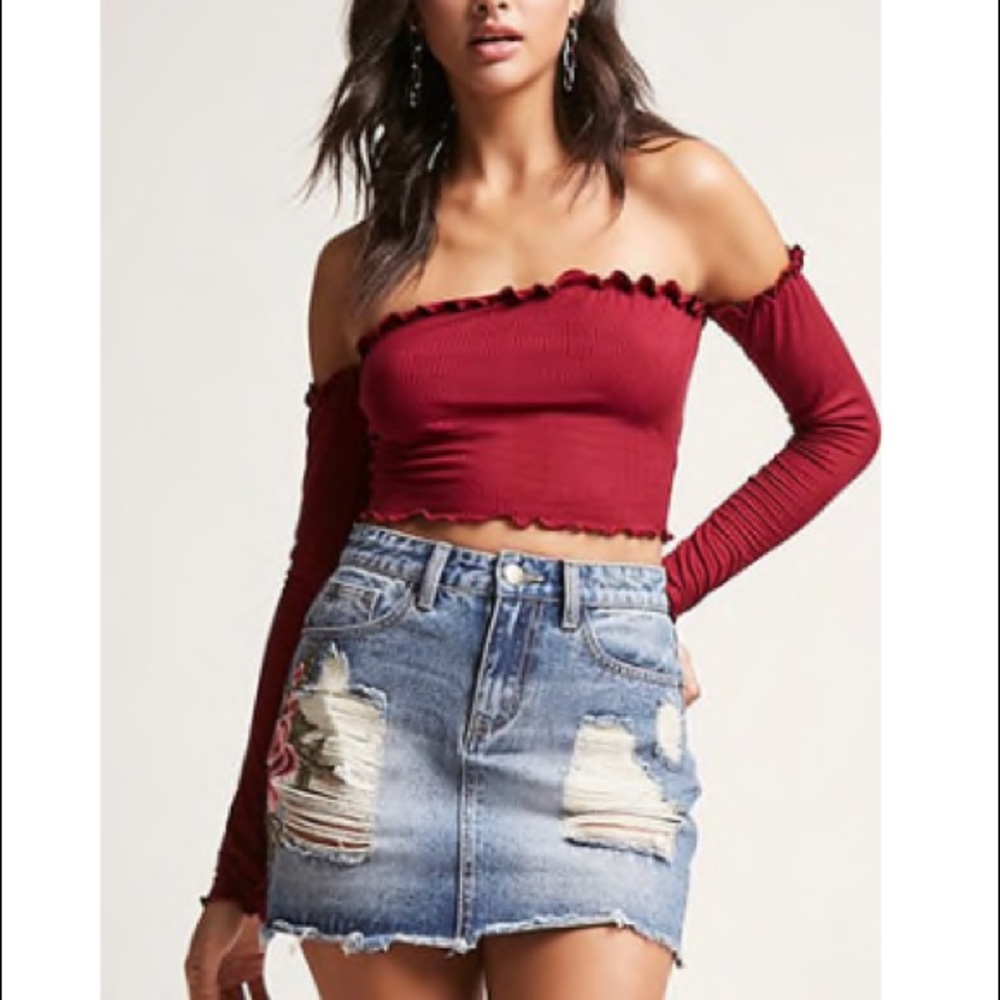 ✨F21 denim skirt with embroidered flower